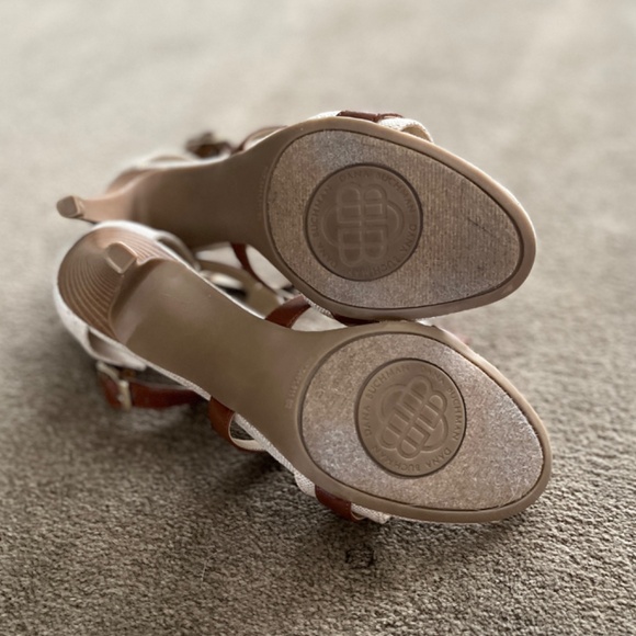 Dana Buchman Laila Beige Canvas Sandals Size 6 - Picture 4 of 7